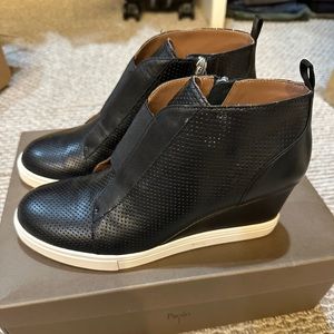 Paolo Felicia-L Black leather wedge sneaker